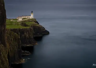 Neist Point Lighthouse mit glattem Wasser
