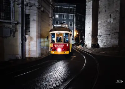 Tram Lissabon Linie 28 Nachtaufnahme
