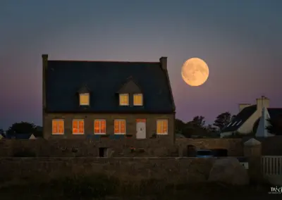 Brignogan Plage Haus mit Vollmond